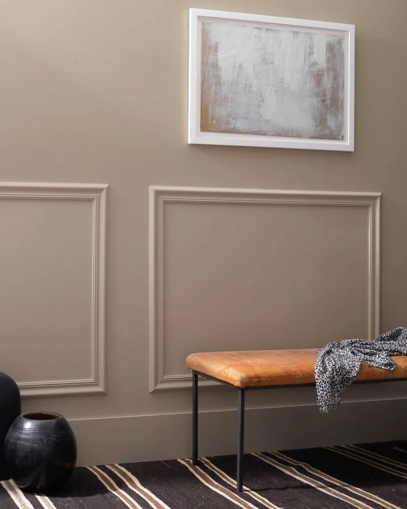 BENJAMIN MOORE — BM neutral-paint weimaraner