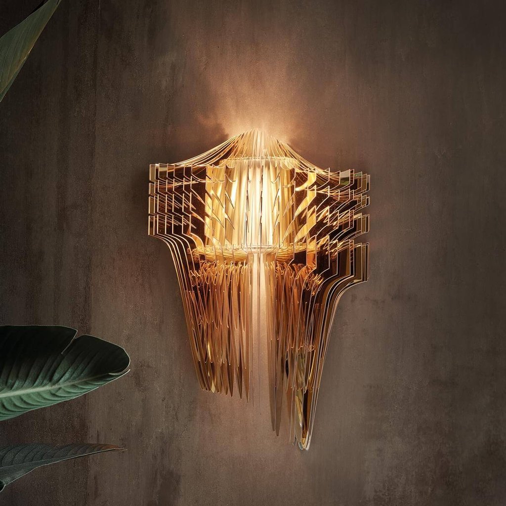 SLAMP — Slamp aria wall